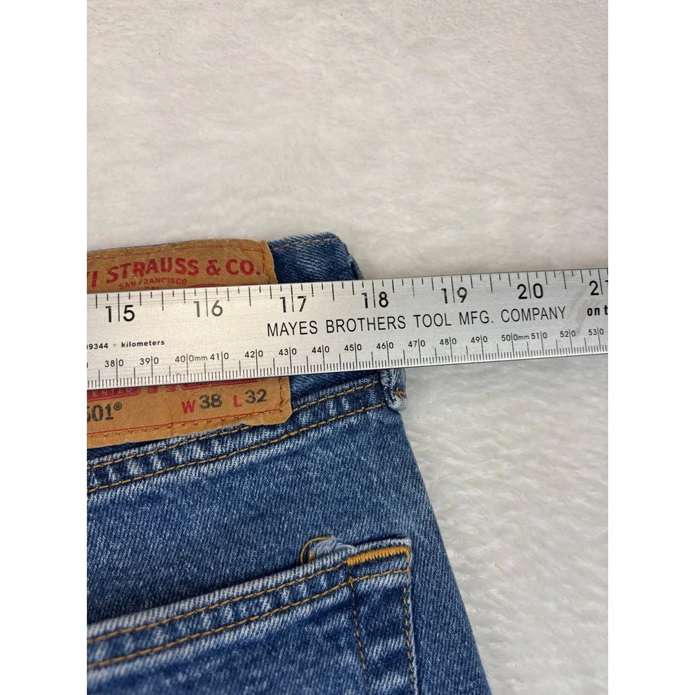 Vintage Levis 501 Mens 38x32 Jeans Light Distressed Blue Grungy Festival Denim